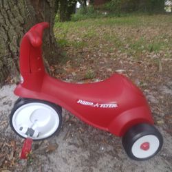 Radio Flyer  From Scooting To Paddling This Dual Function Pedal Ride On Toy Is A Toddlers  Favorite