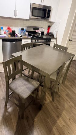 Dinning room table