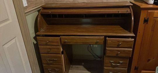 Roll top desk