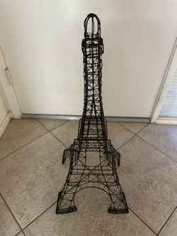 Metal Wire Eiffel Tower