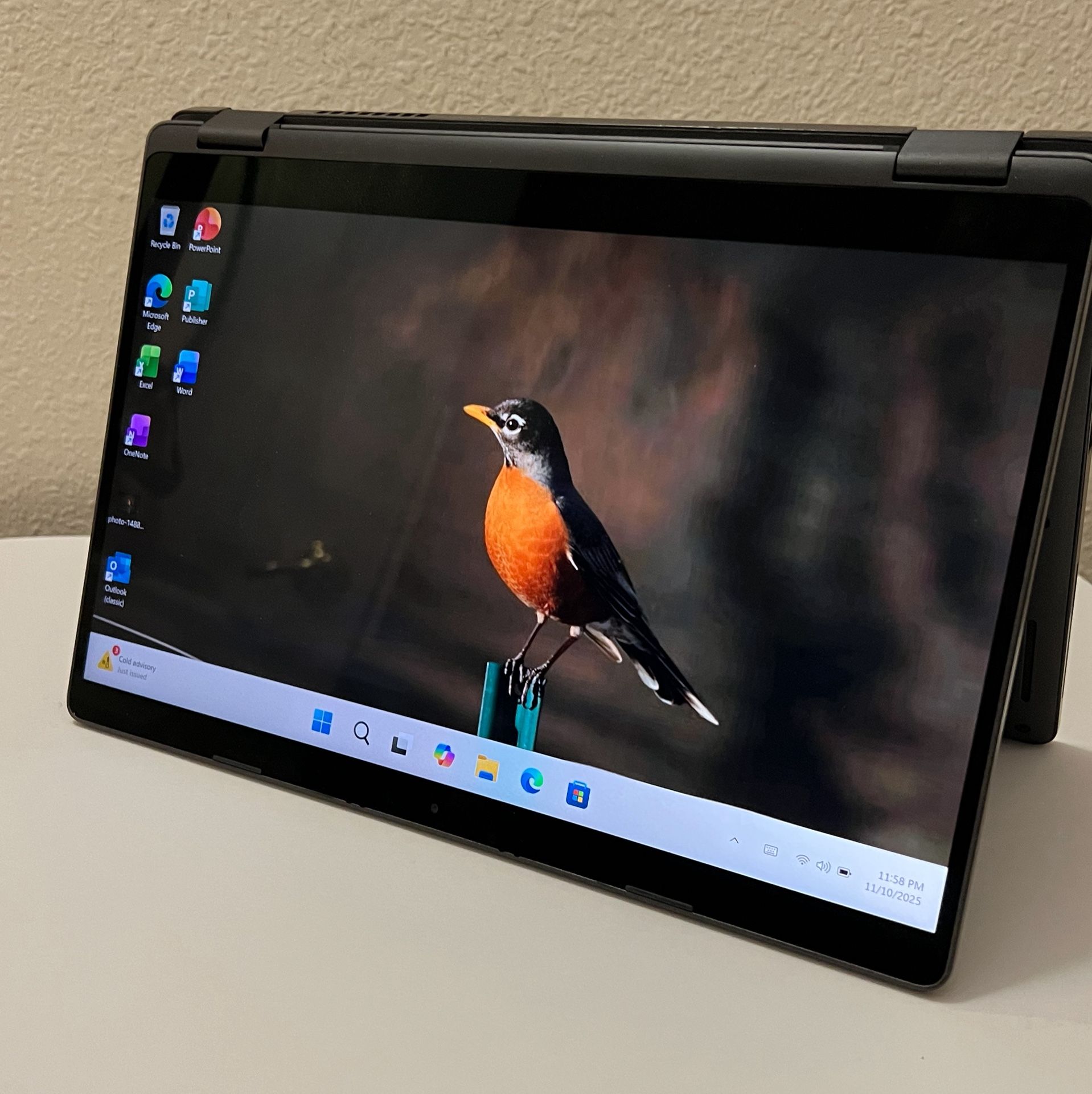 2in1 Touch Screen Laptop, Windows 11 Pro + Microsoft office.