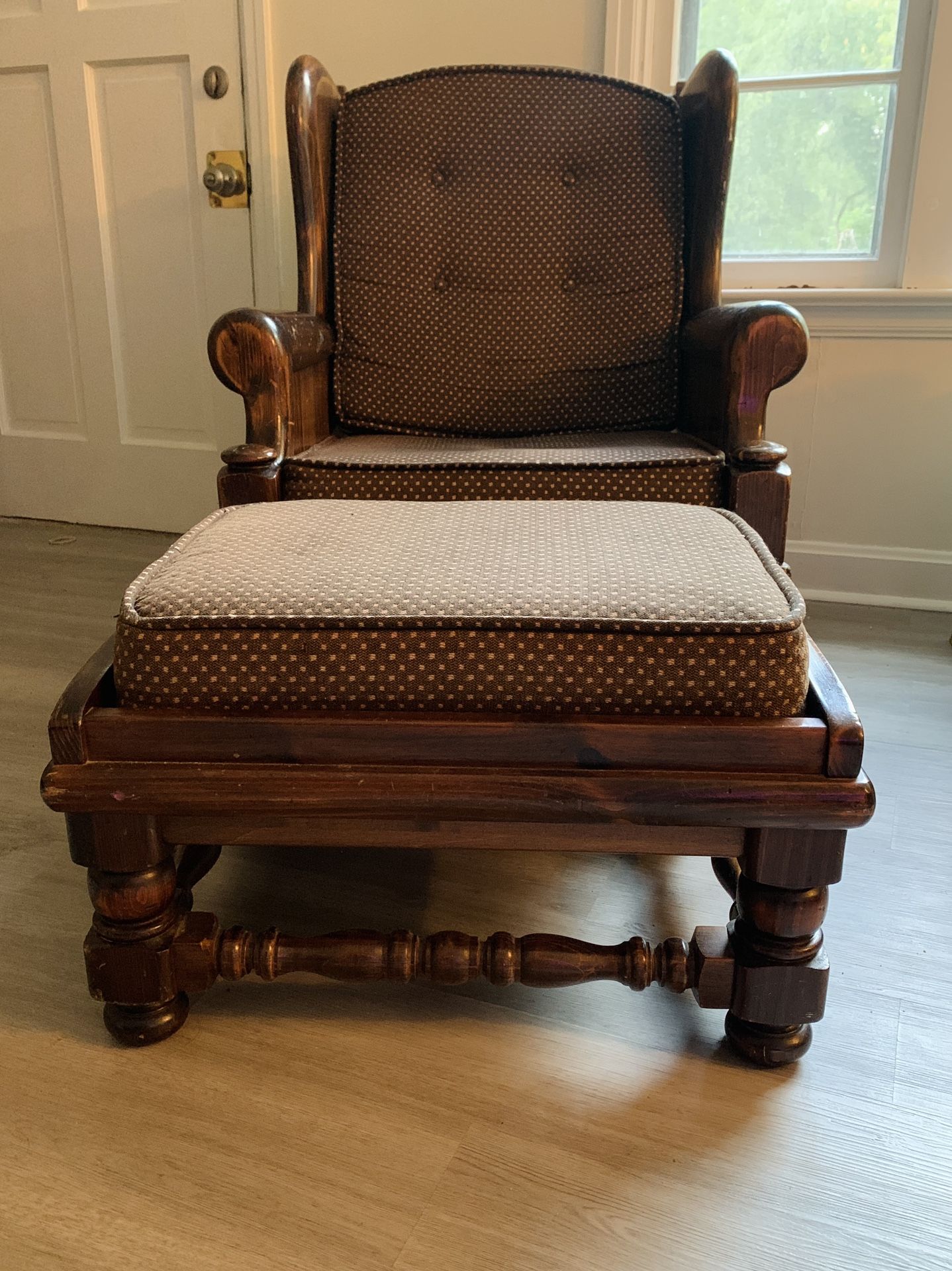 70’s Vintage Ethan Allen Wooden Club Chair