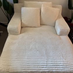 Full foam chaise lounge chair