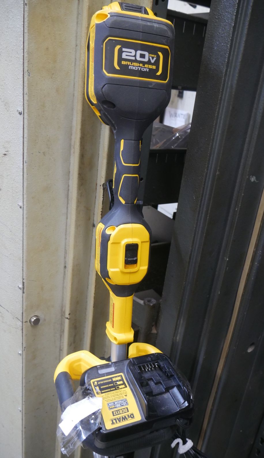 DEWALT DCST922 STRING TRIMMER W BATTERY & CHARGER DCST922 for Sale in