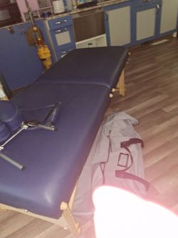 New Master massage table  28x70