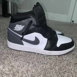 Jordan 1 Mid