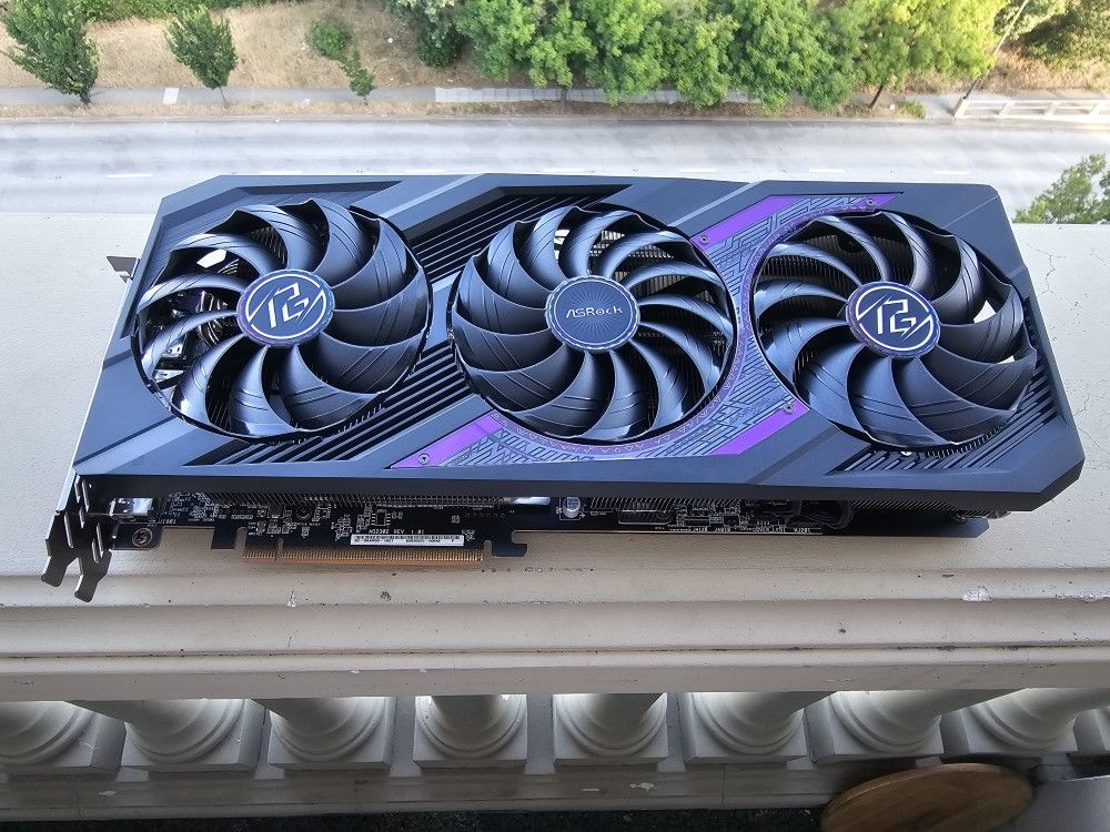 AMD Radeon RX 7800 XT
Phantom Gaming 16GB OC with box 7800XT