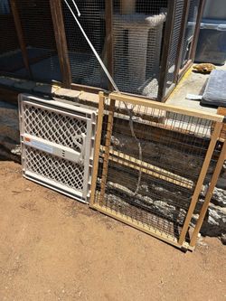 Baby gate or pet gates