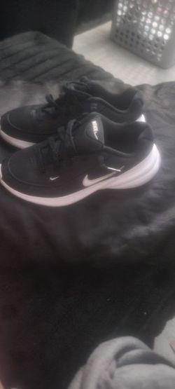 Nike Black and White Running Sneakers