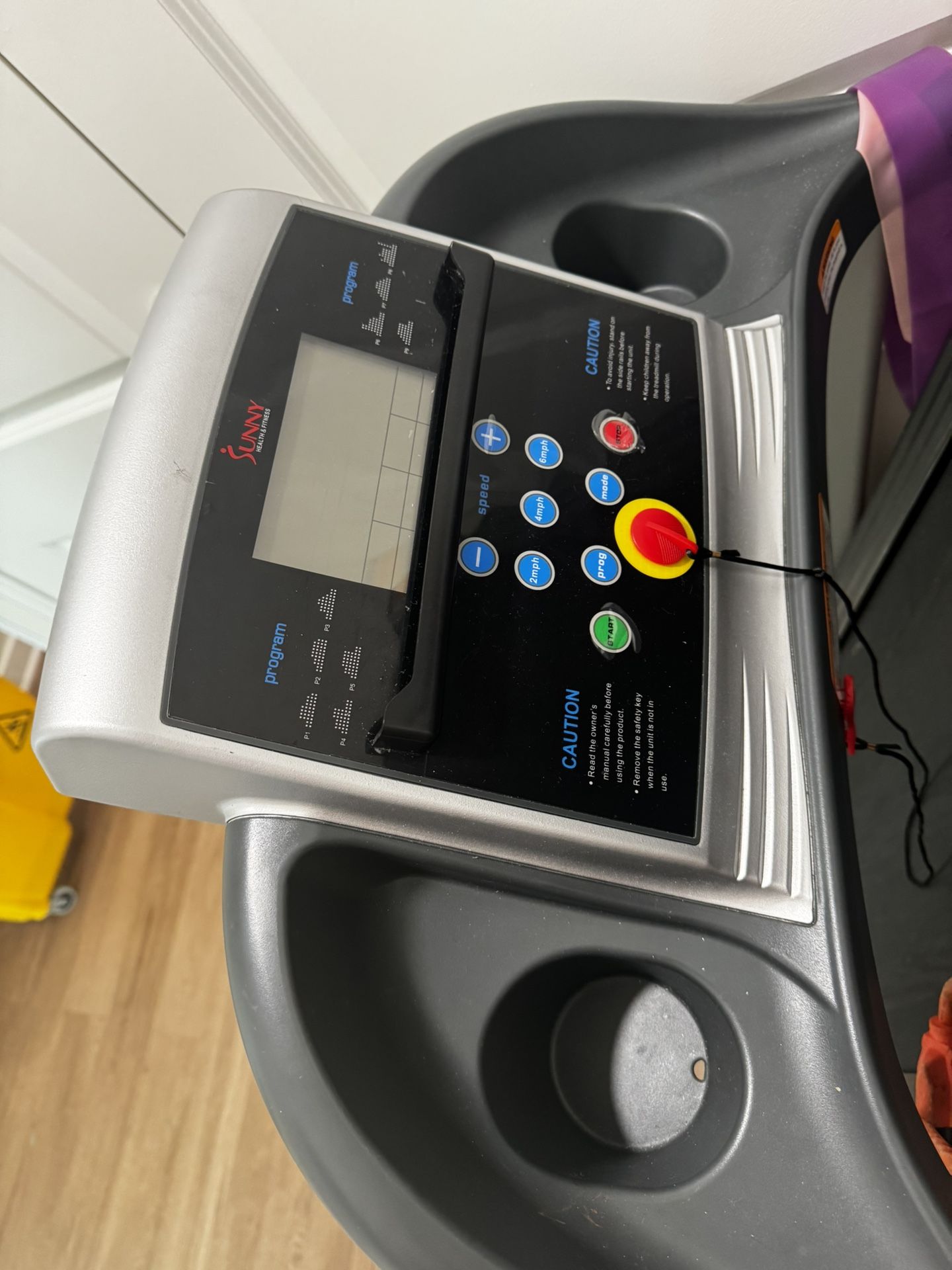 treadmill in good condition, little use