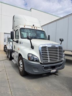 Freightliner 2016 Cummins engine