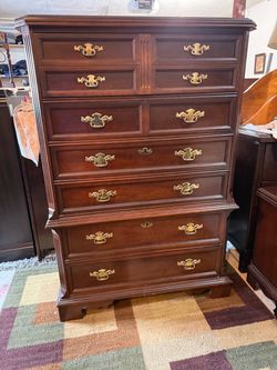 Basset chest of drawers