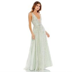 MAC DUGGAL size 6 SEQUIN PLUNGE NECK GOWN Dress
