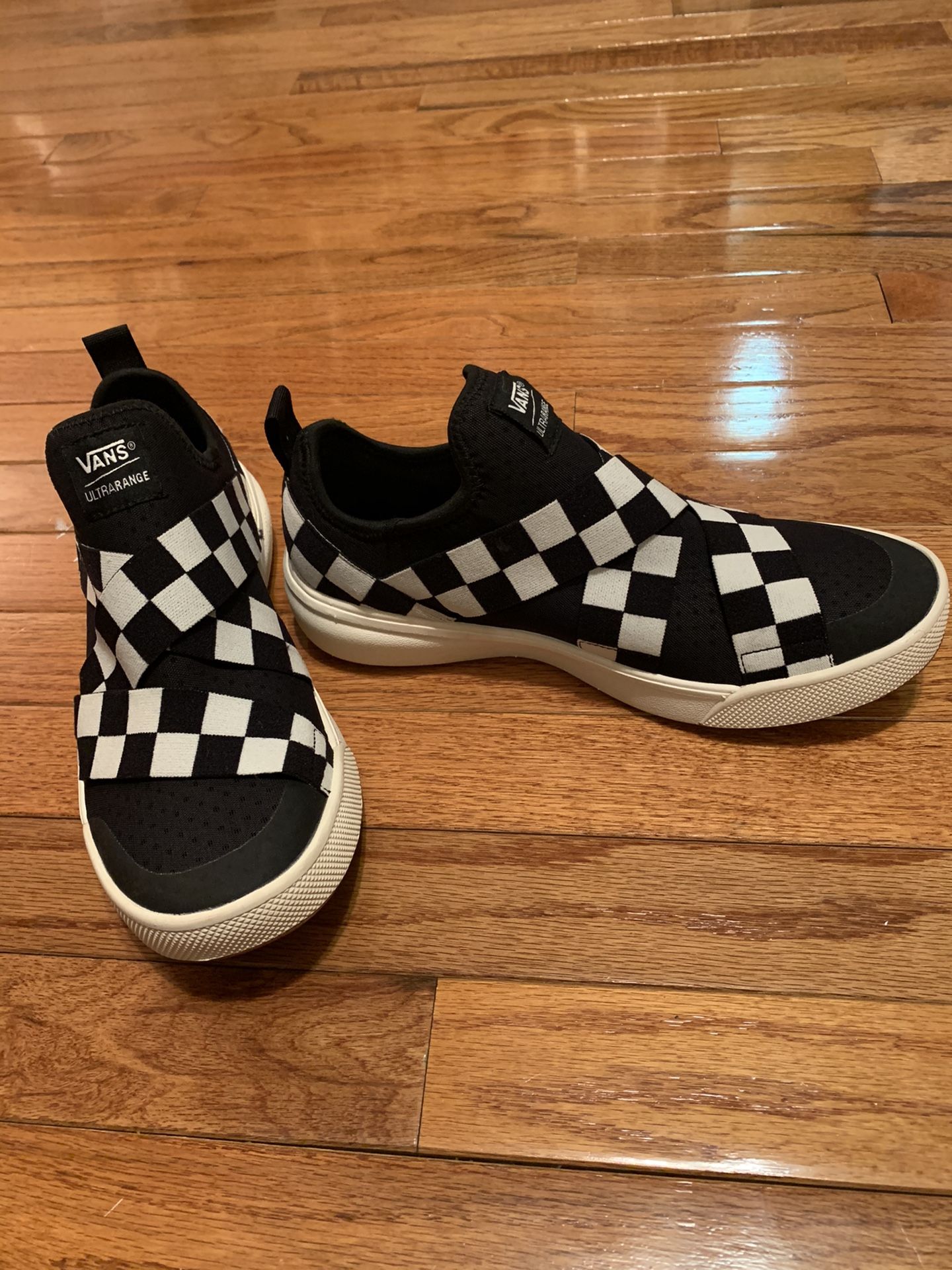 Size 10 women’s brand new vans with tags