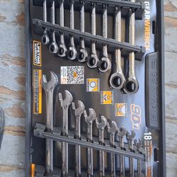 Dewalt 18 Piece Wrenches 