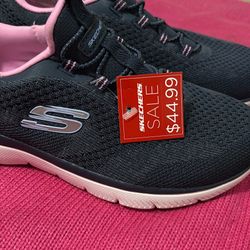 Skechers, size 5