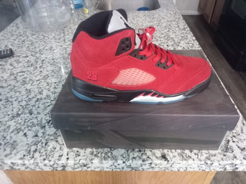 Retro 5 Jordan Raging Bulls( Brand New)