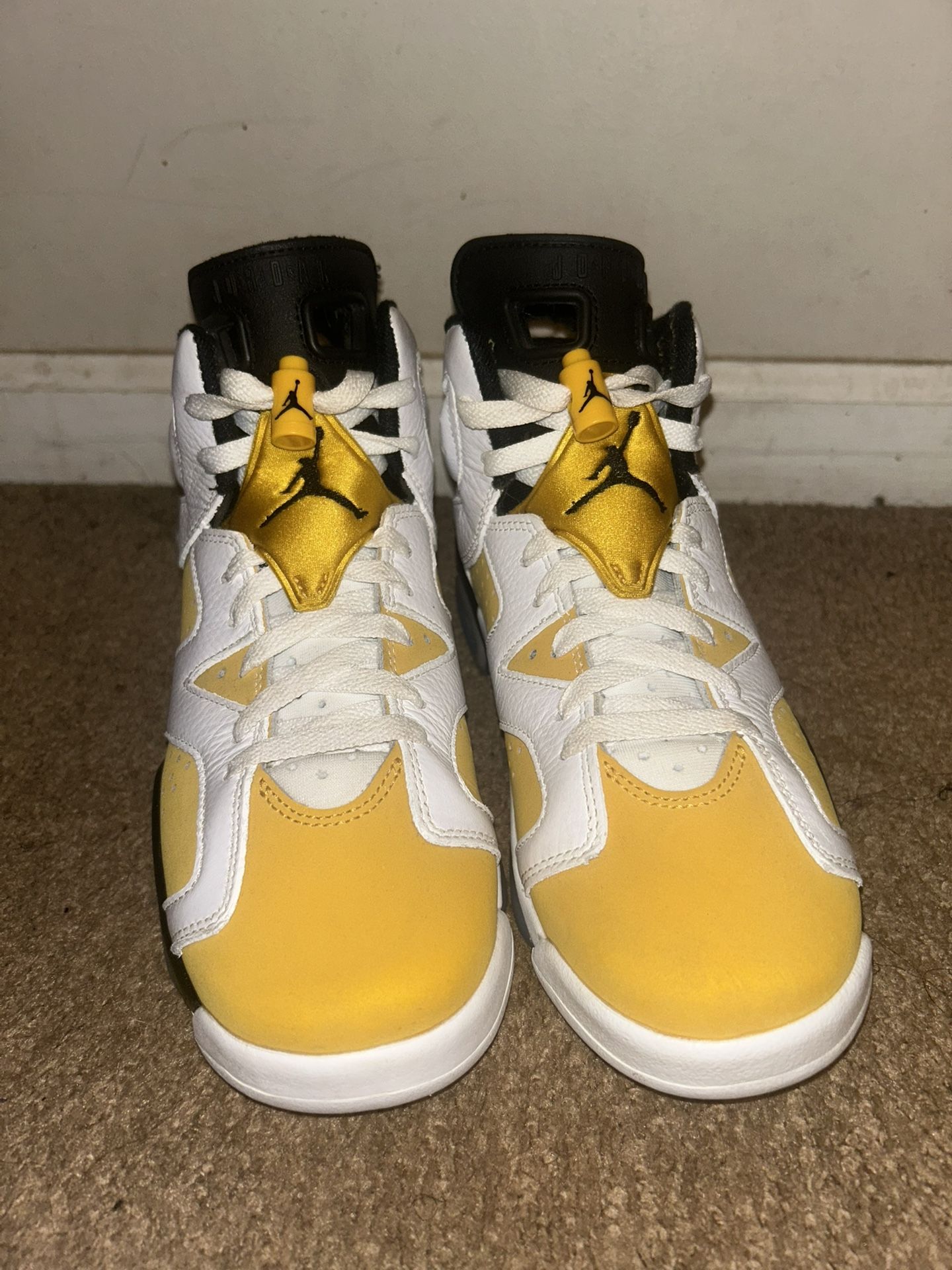 Jordan 6 retro Yellow Ochre
