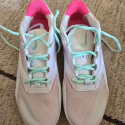 Nike Women's Hyperace 3 SE volleyball Size 7