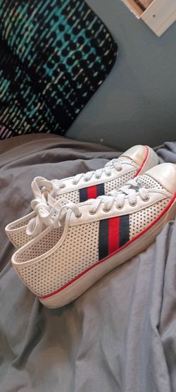 Michael Kors •  Women's 8 .5 • Sneakers
