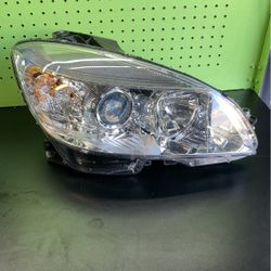 08-11 Mercedes W204 C300 Front Right Side Halogen Head Light Lamp Headlight OEM
