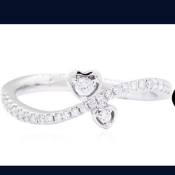 18k White Gold Diamond ring