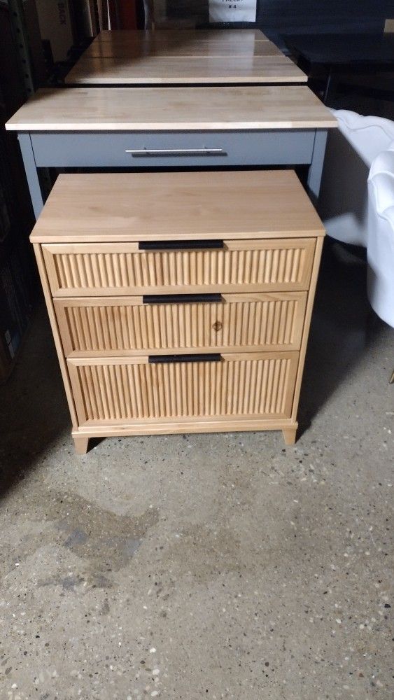 Designs 3-Drawer Natural Pine Solid Wood Transitional 29 in. Reeded Dresser