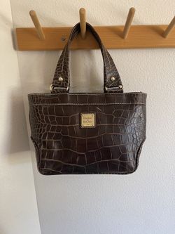 Medium Size Dooney& Bourne Purse
