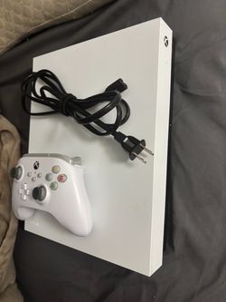 White Xbox one x 1 tb