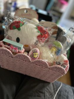 Hello Kitty, Easter basket