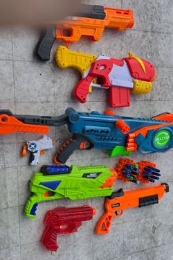 Nerf and various other brands toy guns