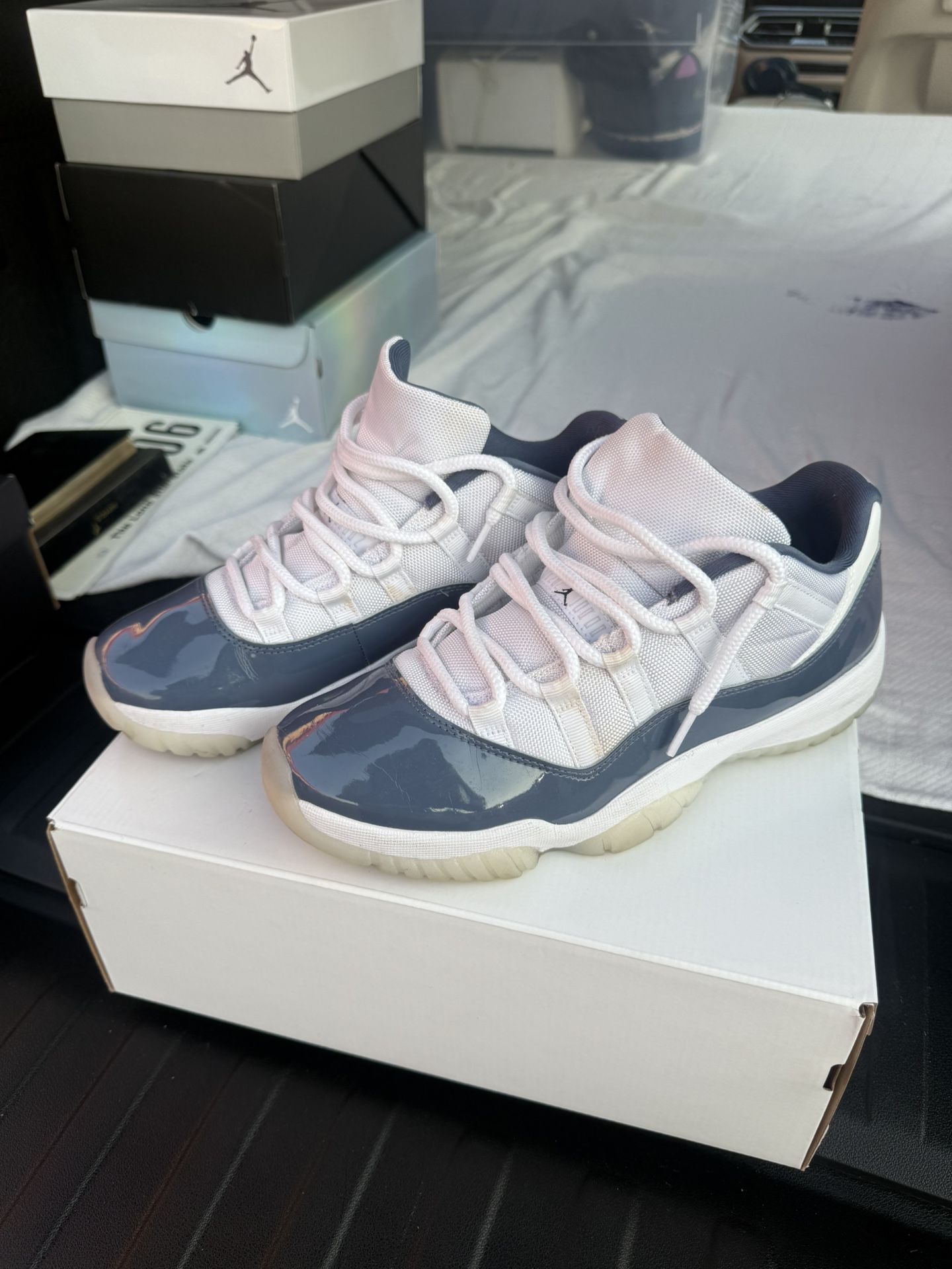 Jordan 11 Low - Size 9.5
