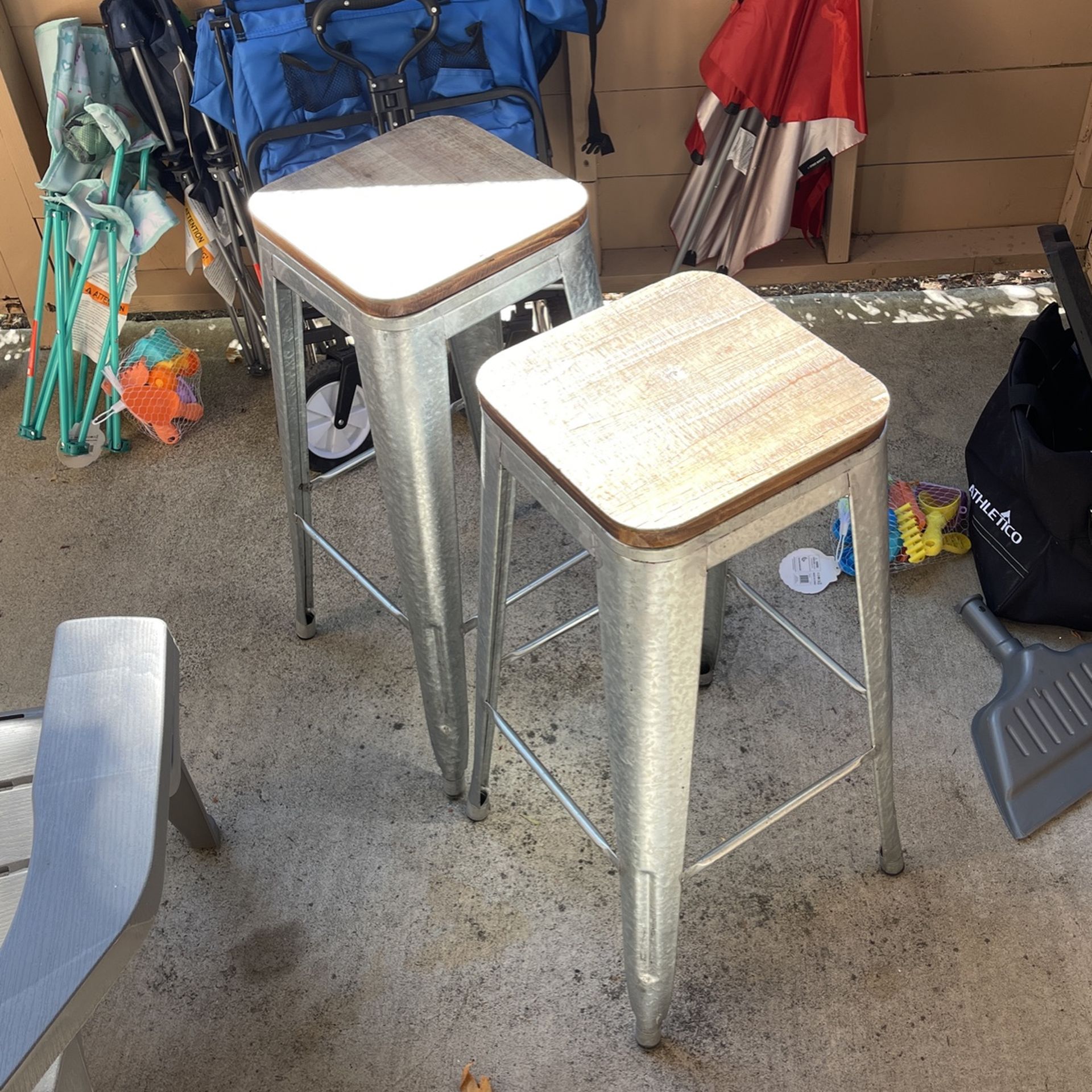 2 Bar Stools