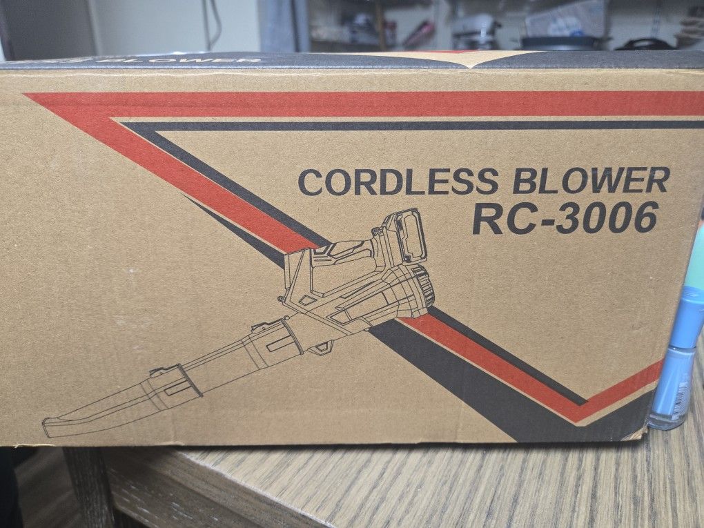 Cordless blower