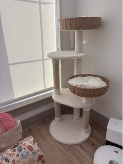 Cat Tree - Mint Condition