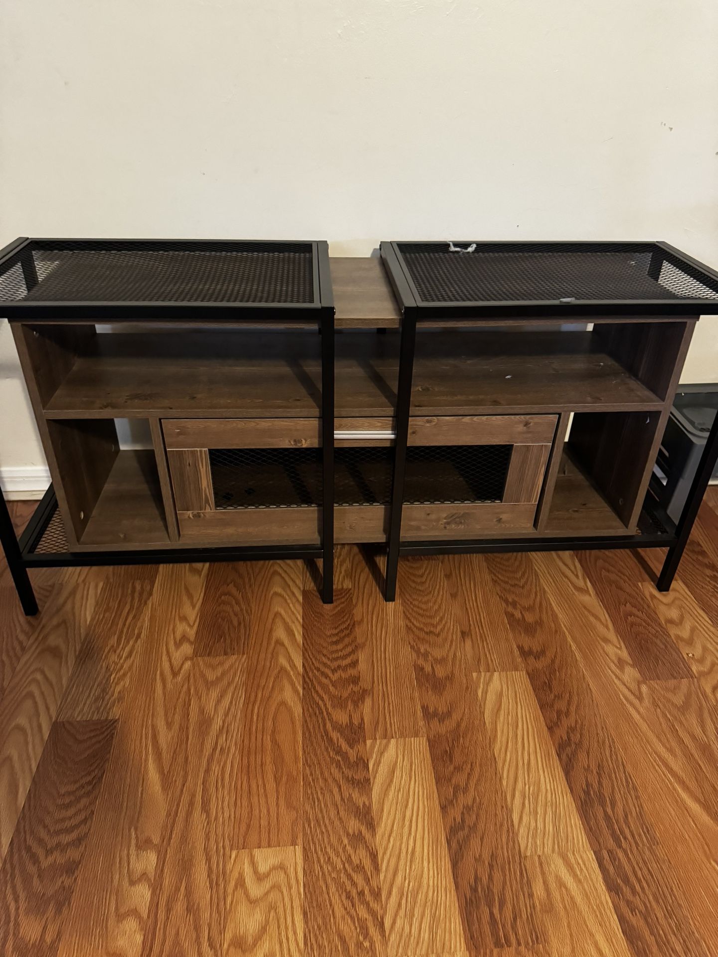 Tv Stand Or Personal Use.        All 3 Pieces