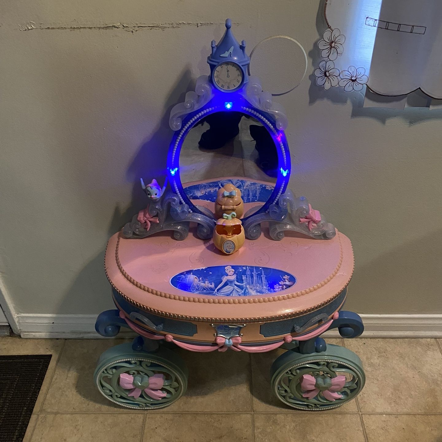 disney princess cinderella dressing table Disney Princess Cinderella Vanity 40 Tall X 29 Long $30.00 for Sale in Houston, TX