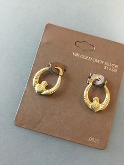 Claddagh gold plate earrings New