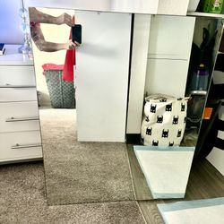 Frameless mirror 