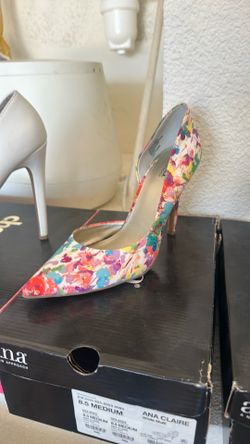 Women multi color heel