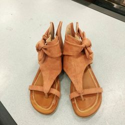 2 Lips Too Women's Sandals Shoes Size 9