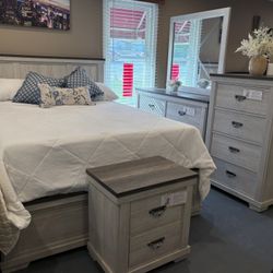 New 5pc Queen Bedroom Set
