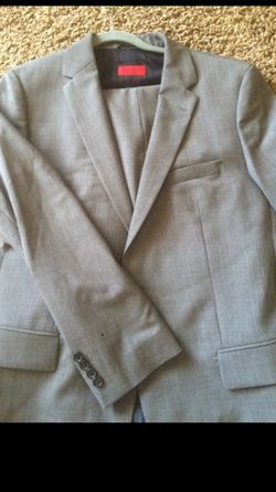 Hugo boss suit med jacket, 32 pants. Paid $300