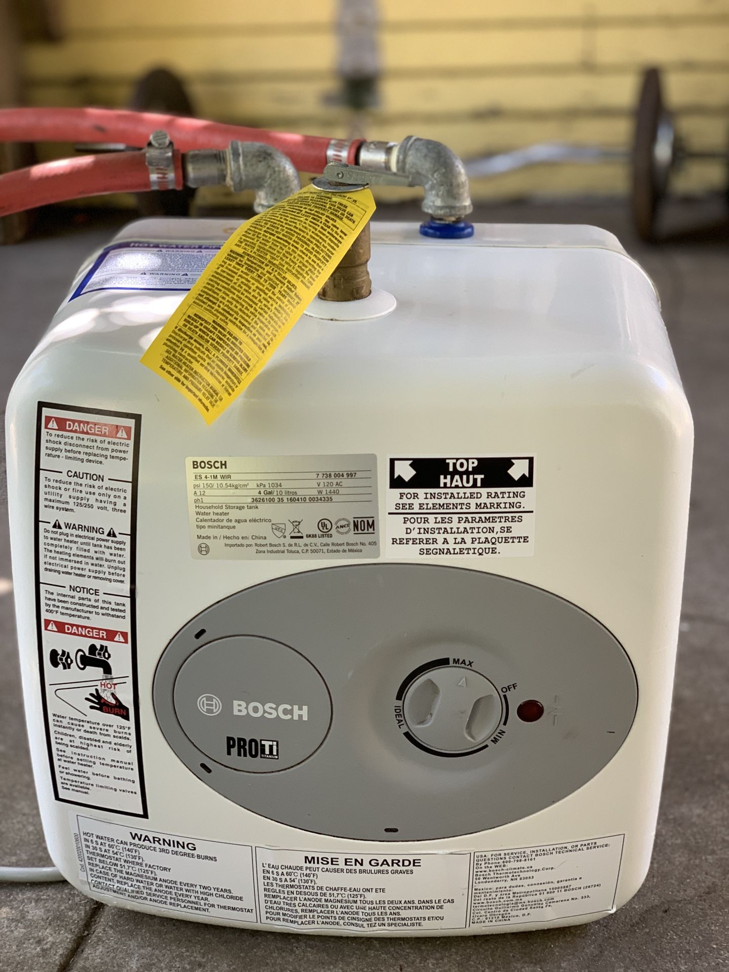 Bosch Mini Tank Electric Water Heater ES 41M WIR for Sale in Fresno