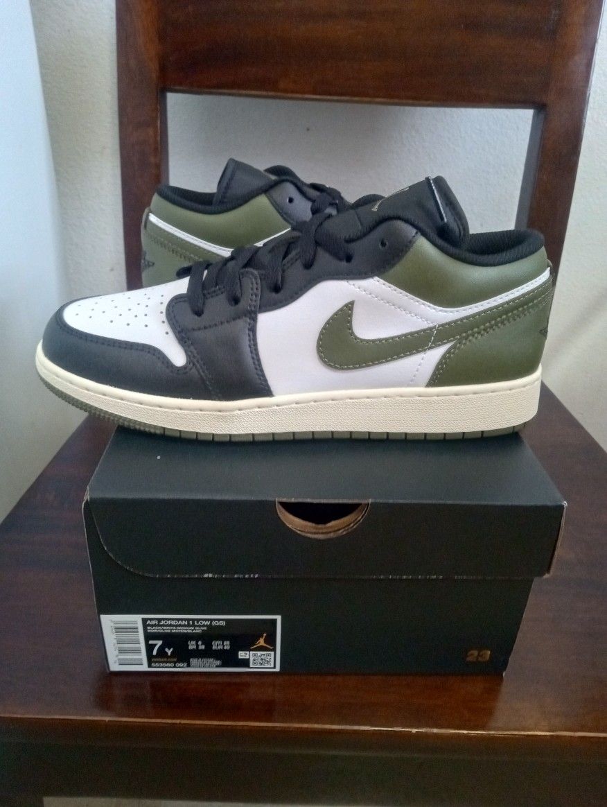 New Size 7 Youth $60