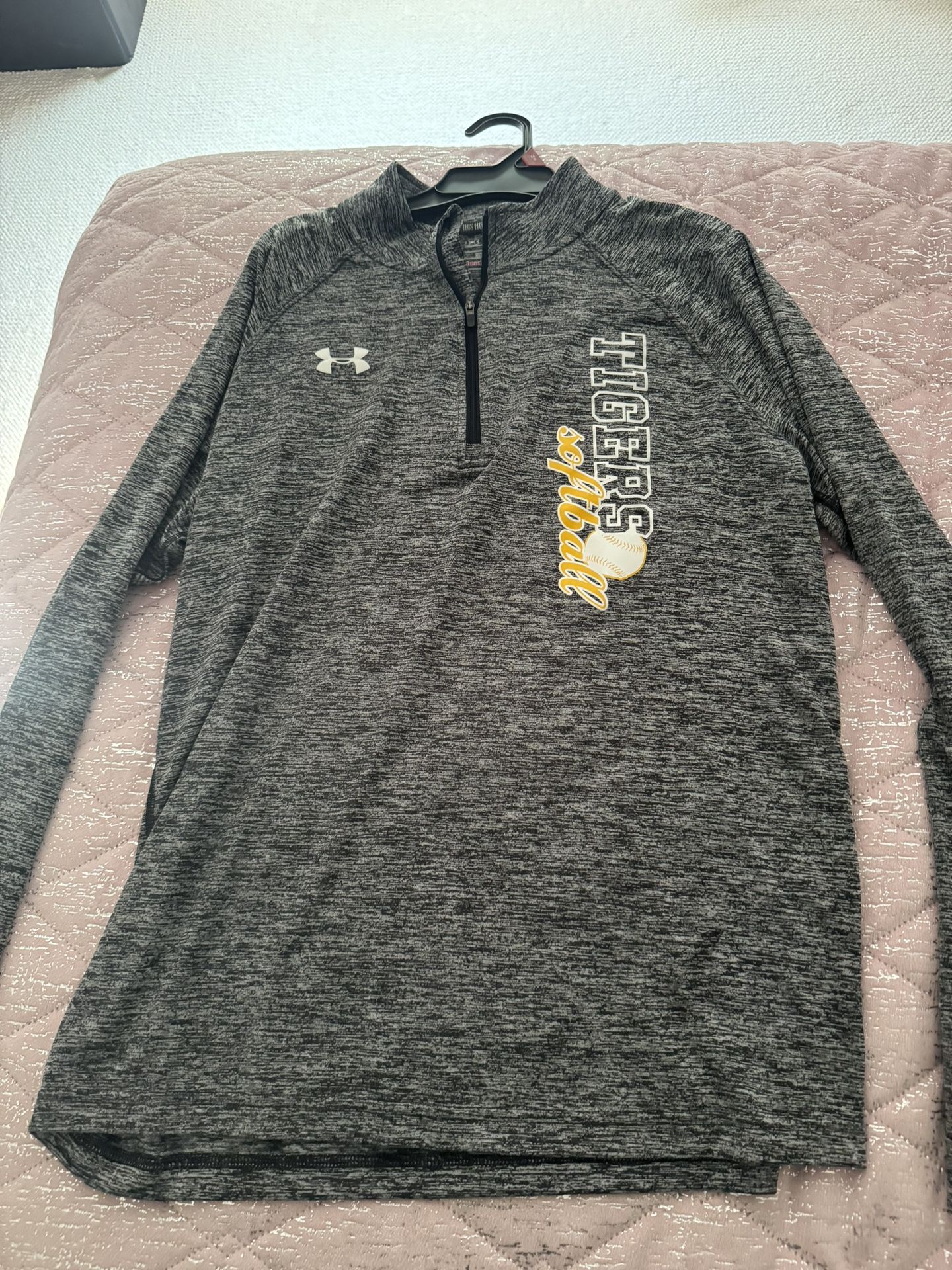 Womens Medium Under Armour Tigers Softball 1/4 Zip Pullover