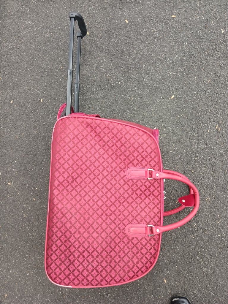 Red Carry-on Travel Set In Excellent Condition Like New $20