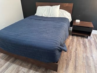 Modern full size bedroom set