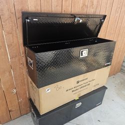 TOOL BOX UNDER TRUCK EACH FOR SALE 48"x15x15 LONG COLOR BLACK ALUMINIUM DIAMOND INCLUDES 2SET KEY BRAND NEW FOR ANY QUESTION TEXT ME PLEASE 