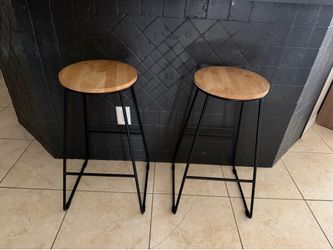 Bar stools 3 months new